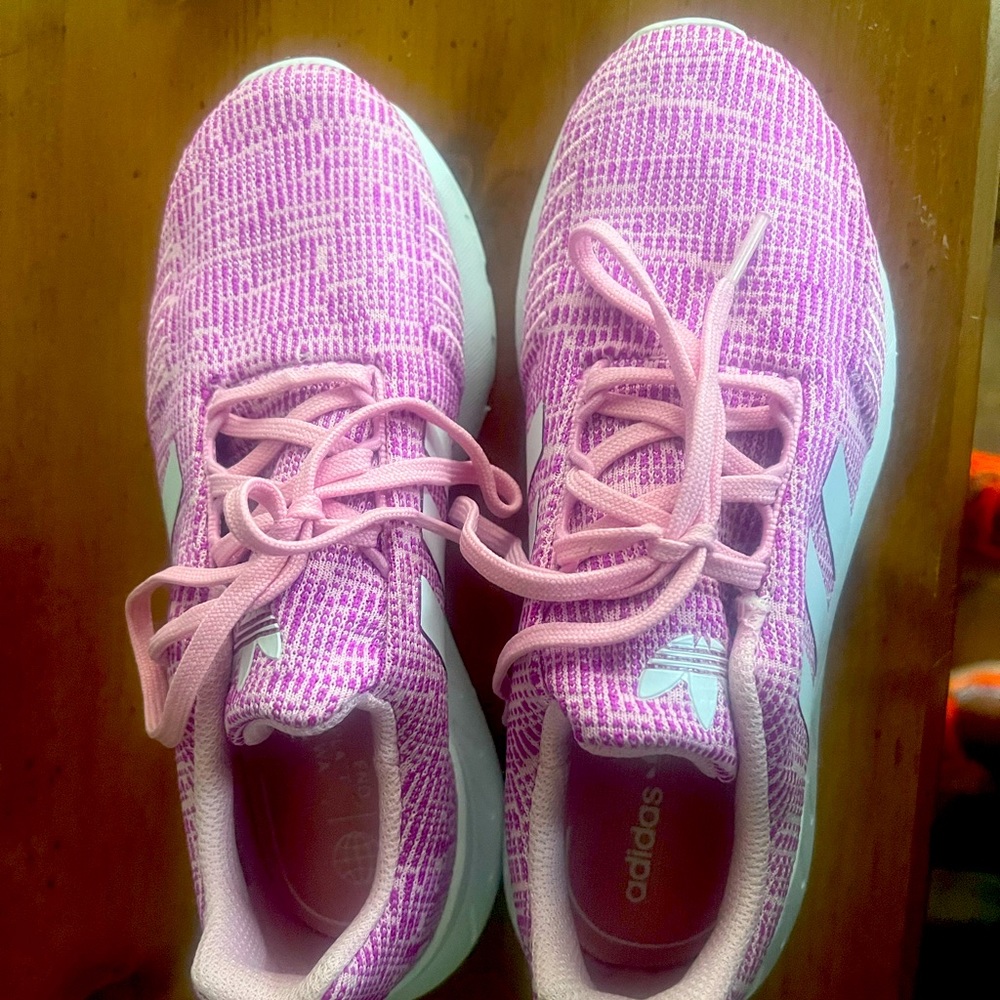 Girls Big Kid Size 3 Adidas Sneaker
